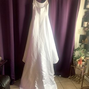 White David’s Bridal Wedding Gown
